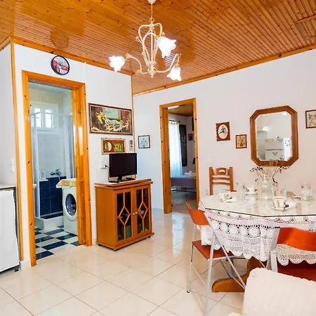 Argiris Kefalonia Traditional *